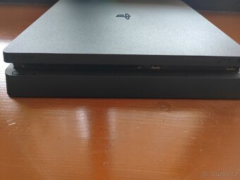 PS4 slim 500GB a modrý ovladač - 3