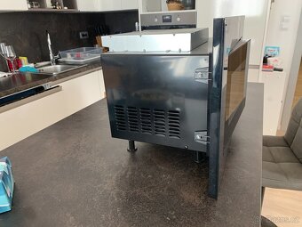 Electrolux Vestavěná mikrovlnná trouba - 3