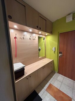 Vestavná předsíňová skříň - 3