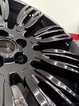 Range Rover Velar r22 top - 3