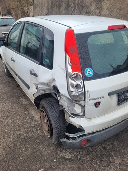 Ford Fiesta rok 2005 nafta motor ok - 3