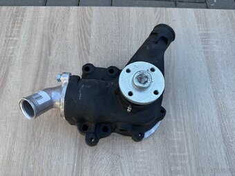 Volha Gaz 24, vodní pumpa, nová - 3