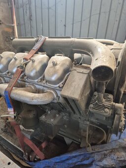 Motor TATRA 148 - uloženka - 3