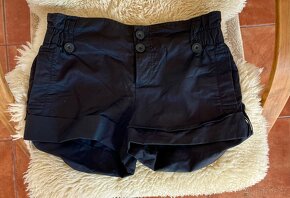 Nádherné, luxusní kraťasy, šortky Guess - 3