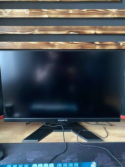 Triple Monitor Setup - M27Q (2K 170 Hz) + 2x AOC (1080p) - 3