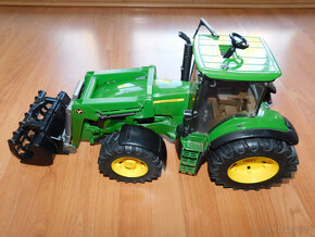 Bruder traktor JOHN DEERE 7930 - 3