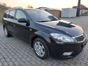 Kia Ceed Kombi 1.4 16V 77kW registrace 12/2011 Nová STK - 3