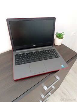 Krásný notebook Dell Inspiron 5558 - 3