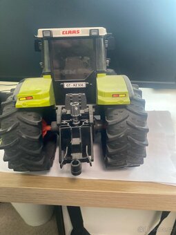 Model traktoru claas - 3
