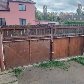 Prodám dvoukřídla vrata+ branka - 3