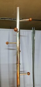 Kovový věšák na oblečení - 3