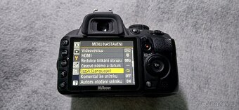 Nikon D3100 - 3