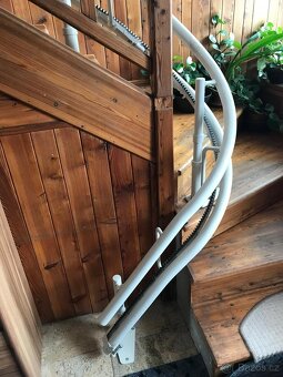 invalidní sedačkový výtah - 3