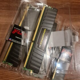 CORSAIR S CHLADIČEM - DDR3 2GB 1600MHZ -  4ks - 3