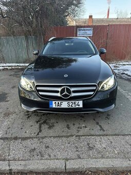 Mercedes-Benz E-Class 220D 2018 - 3