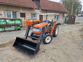 Kubota GL 260 s čelním nakladačem - 3