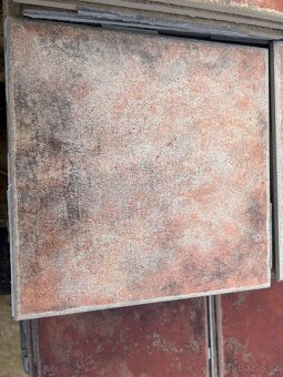 Prodám dlažbu 25x25 cm 3 druhy barev - 3