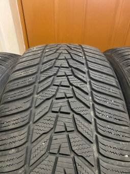 Zimní pneu Hankook Winter icept evo3 X 235/55 R19 105V - 3