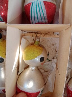 Vánoční ozdoby po dědečkovi a babičce. - 3