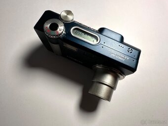 Konica Minolta Dimage F200 Modrý - Retro - 3