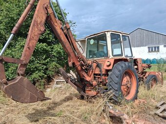 Bělorus traktor bagr - 3