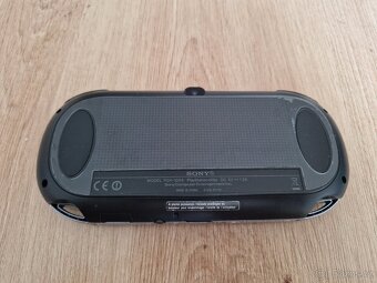 PlayStation Vita, PS VITA OLED (PCH-1004) TOP - 3