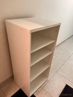 Bílá policová skříňka IKEA (60×130×50 cm) - 3