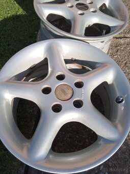 alu kola Borbet 15"  5x108  7J  ET35  střed 72 mm - 3