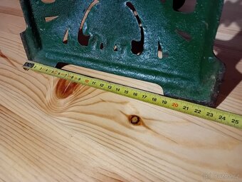 Prodám starožitný litinový stojánek na stromeček - 3