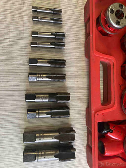 Závity trubek a otvorů - 3