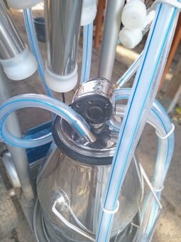 Dojička pro kozy a skot. - 3