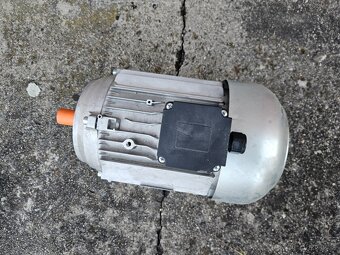 Elektromotor 2,2 KW , 900 ot. - 3