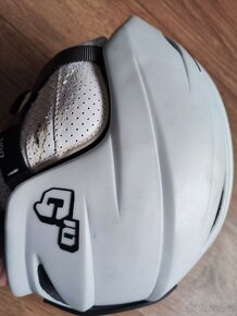 Lyžařská helma Giro G10 - 3