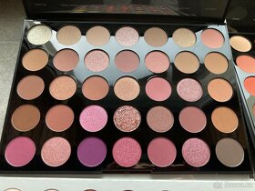Set paletek očních stínů značky Morphe - 3