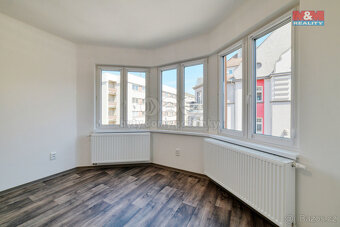 Prodej bytu 4+1, 121 m², Cheb, ul. Májová - 3