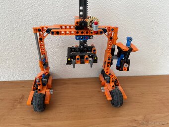 Prodám lego technic Container Yard - 3