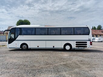 Man Lion's Coach - 3