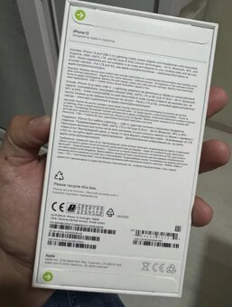 iPhone 13 128 GB černý – nový, nerozbalený - 3