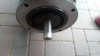 Elektromotor s převodovkou - 3
