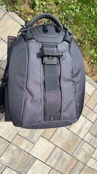 Fotobatoh Vanguard Skyborne 49, pro DSLR + notebook - 3