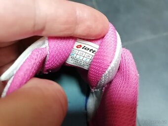 dívčí sálová obuv Lotto, vel. EU 34 - 3
