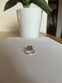 stříbrný prsten s barevnými kameny - květina - 3