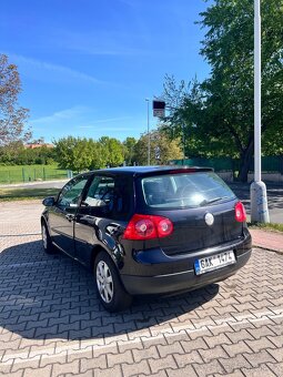 Volkswagen Golf 5 1.4i - 3