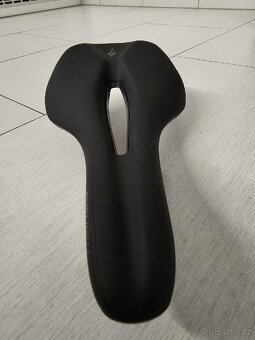 Zánovní sedlo Specialized PHENOM Comp black - 143 mm - 3