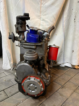 fiat 600 motor + díly (prodam jako celek) - 3