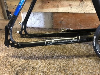 Rám FOCUS NORTHERN LITE (L) + kliky SHIMANO DEORE - 3