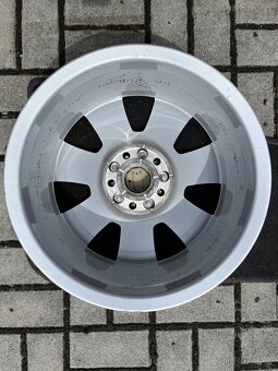 Audi Alu kola 6,5j x 16 H2 et 33 stř.otvor 57,1mm - 3