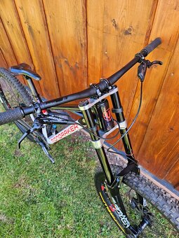 Mondraker summum DH - 3