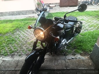 Triumph Bonneville 900 SE - 3