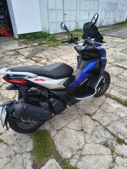 Aprilia SR GT 125 - 3